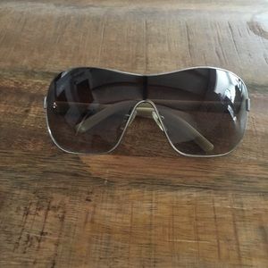 D&G stainless steel framed oversize sunglasses.